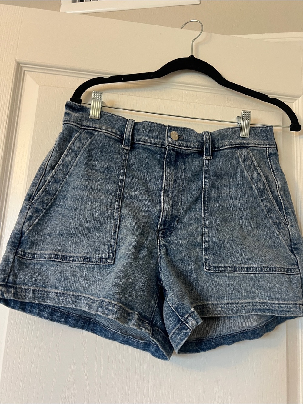 EUC J. Crew cargo medium Denim Women's Shorts - Blue size 28